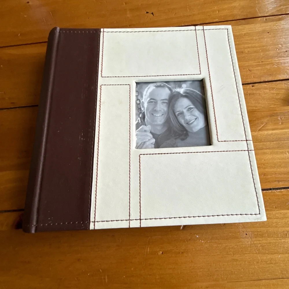 Photo Album 4” x 6”for 160 Photos Pictures Faux Leather Cover Cream & Brown